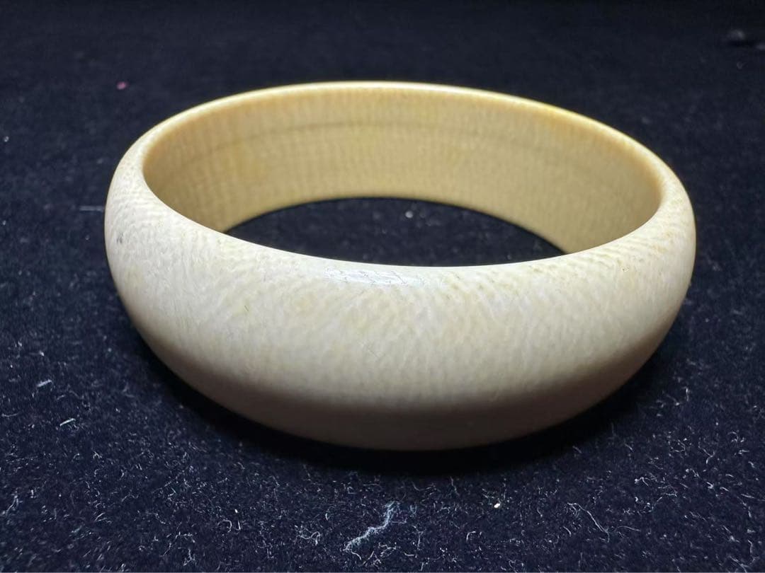 バングル　象牙調　天然素材　アンティーク　彫刻 古美術品細密細工骨董コレクション