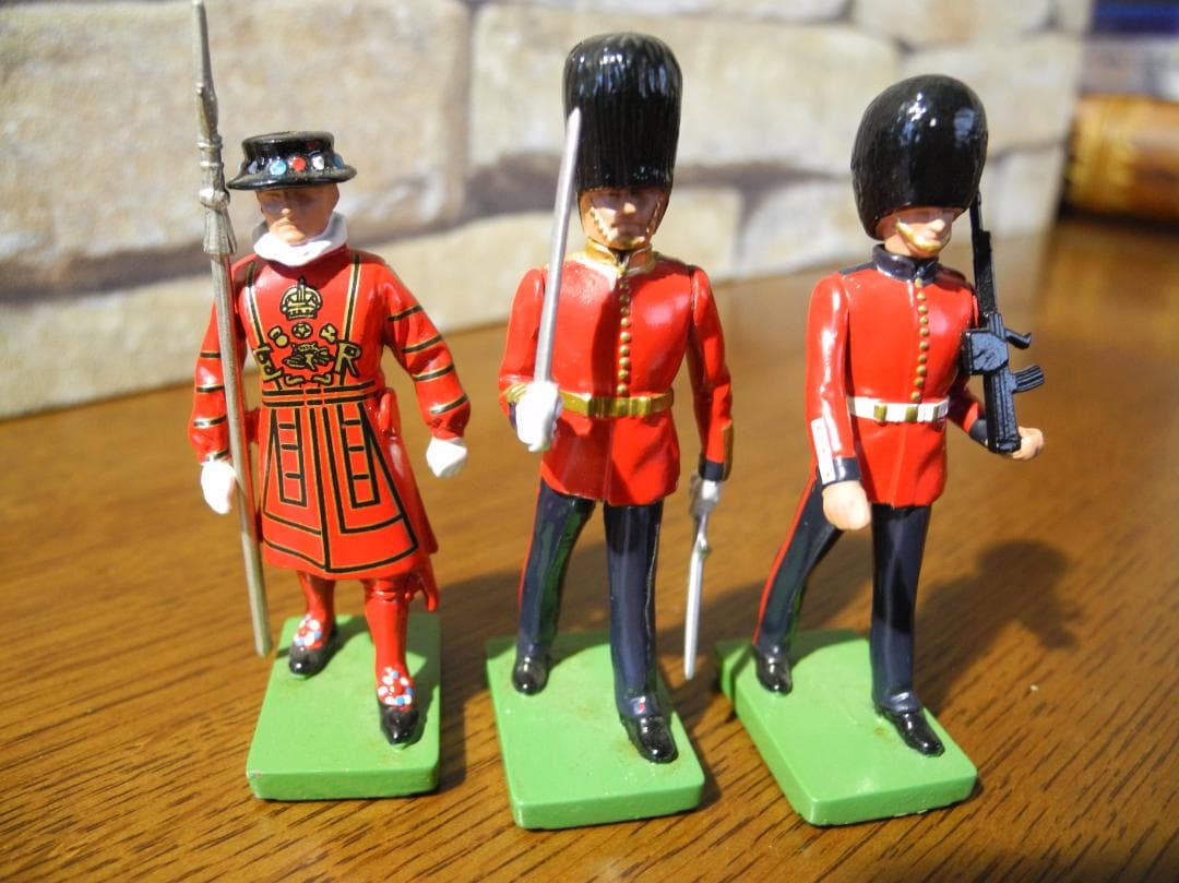 【希少品】イギリス 衛兵 フィギュア 3体セット