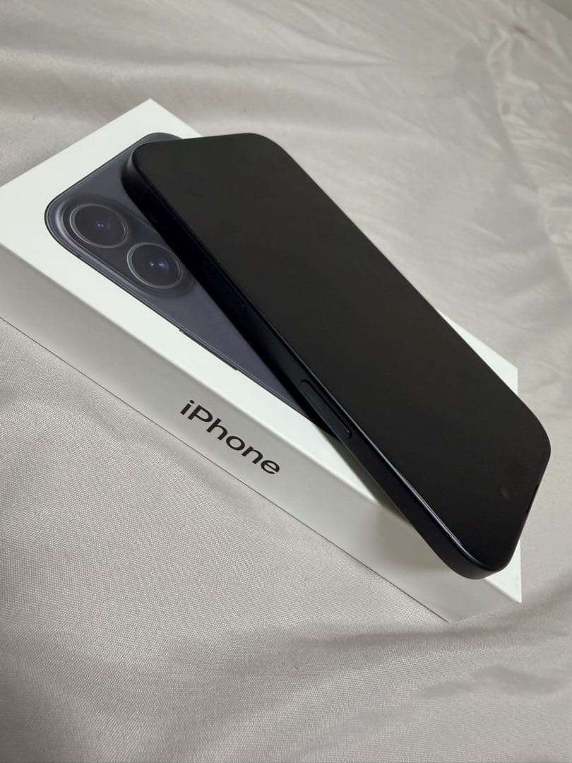 iPhone 16 256gb ブラック [だり柳]