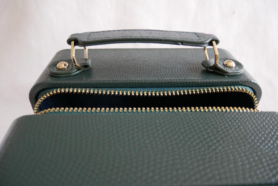 【ビュリー】「リトル トラベラーズ ビューティキット」バッグのみです。