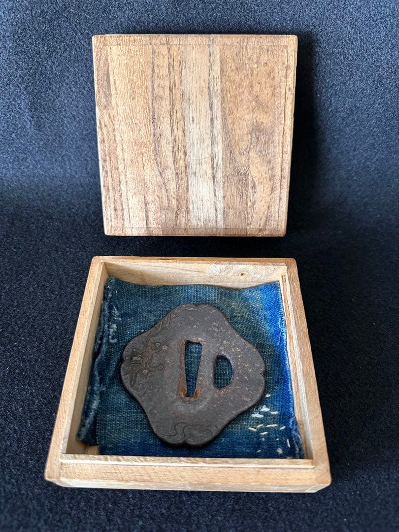 古美術　鉄地山水図刀鍔　古刀剣装具　　時代物　25CC