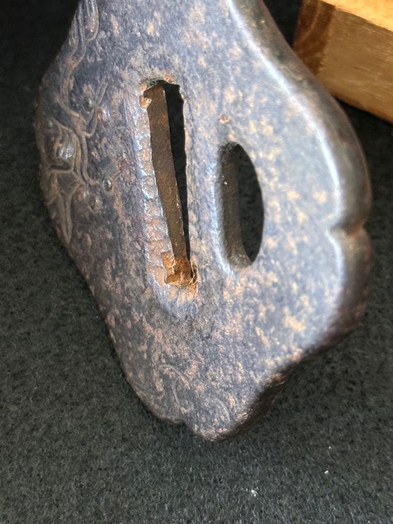 古美術　鉄地山水図刀鍔　古刀剣装具　　時代物　25CC