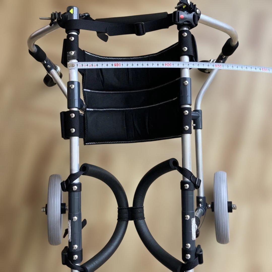 犬用車いす 中型犬用　クララワークス　高さ調整可能