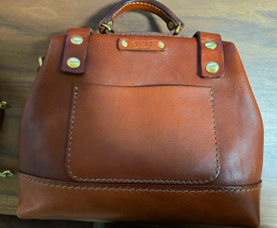 HERZ ヘルツ レザー 口枠 2wayバッグ