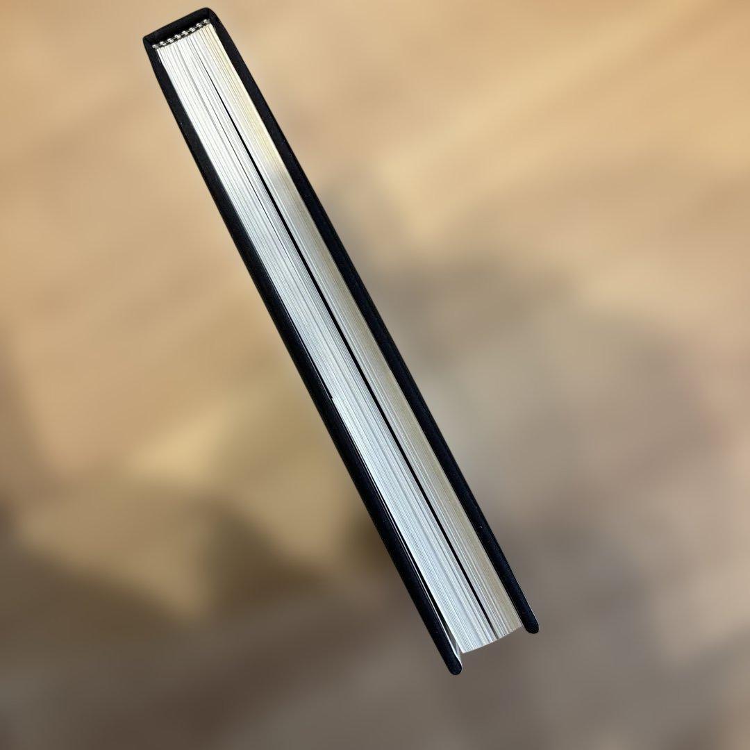 希少本｜カルティエ 伝説の時計「タンク」—歴史と魅力を網羅した名著　日本語版