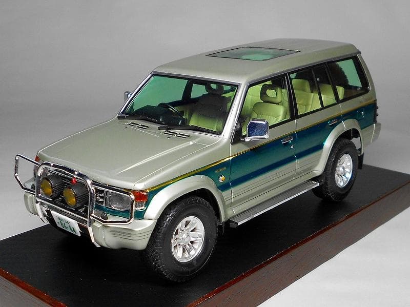 アオシマV43W パジェロ スーパー エクシード '91【完成品】