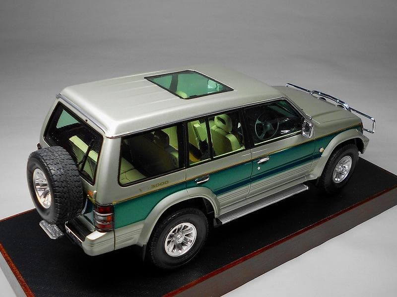 アオシマV43W パジェロ スーパー エクシード '91【完成品】