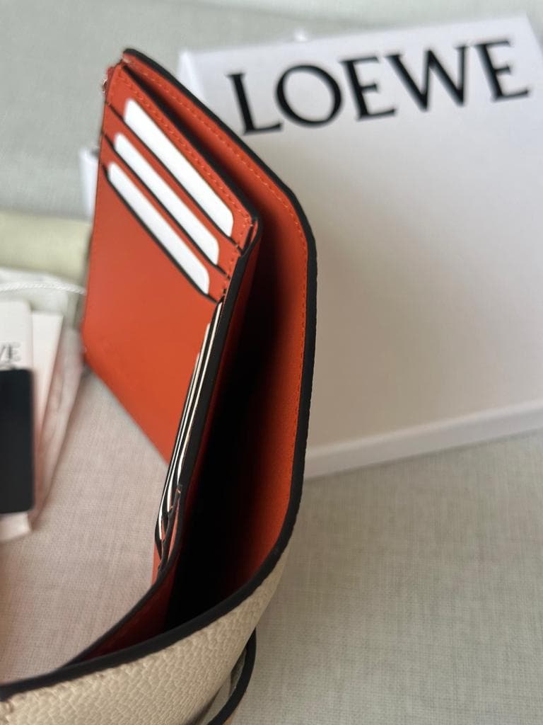 三つ折り財布 ベージュオレンジ