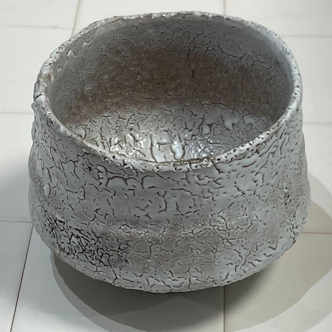 茶道具 抹茶茶碗★茶盌 萩焼 白釉 沓形 鬼萩割高台★渋谷泥詩 作★木箱、共布有