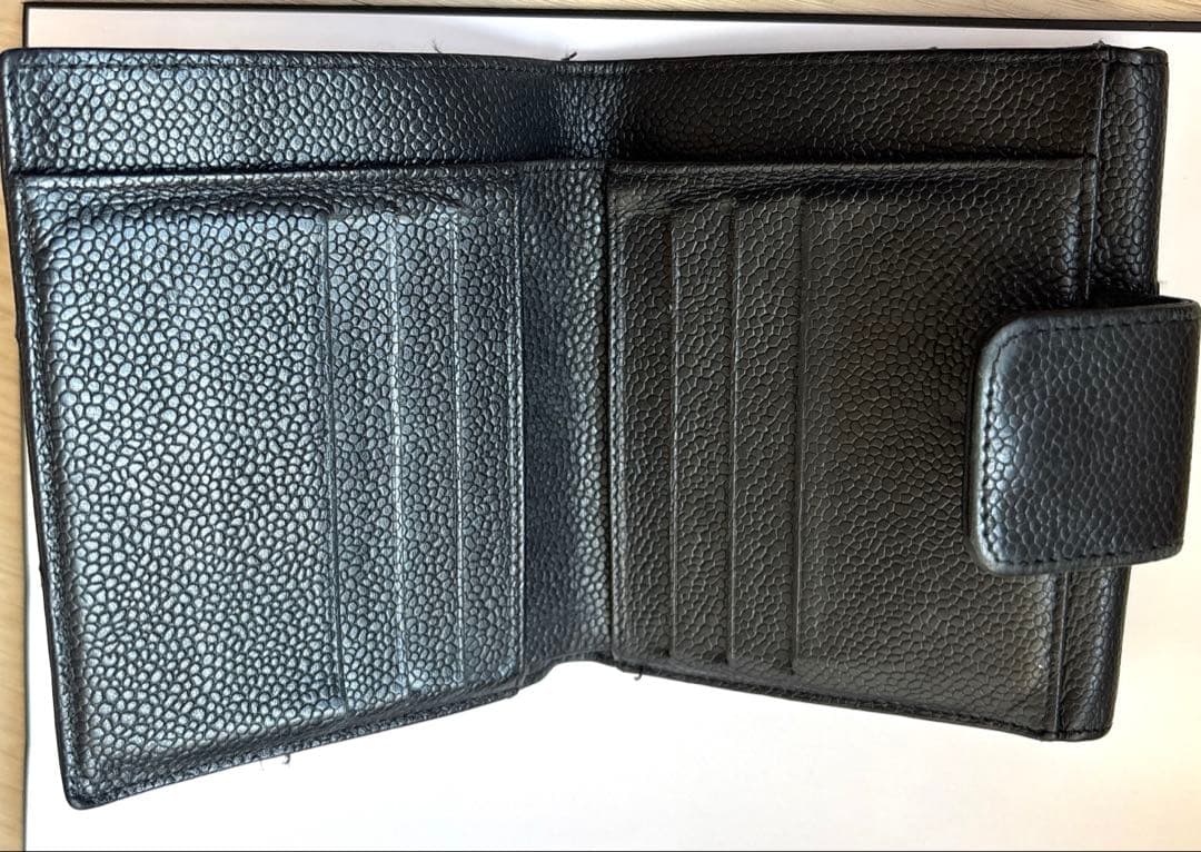 CHANEL シャネル　ブラックレザー 二つ折り財布
