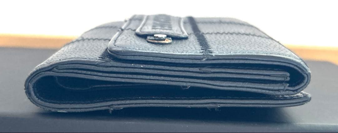 CHANEL シャネル　ブラックレザー 二つ折り財布