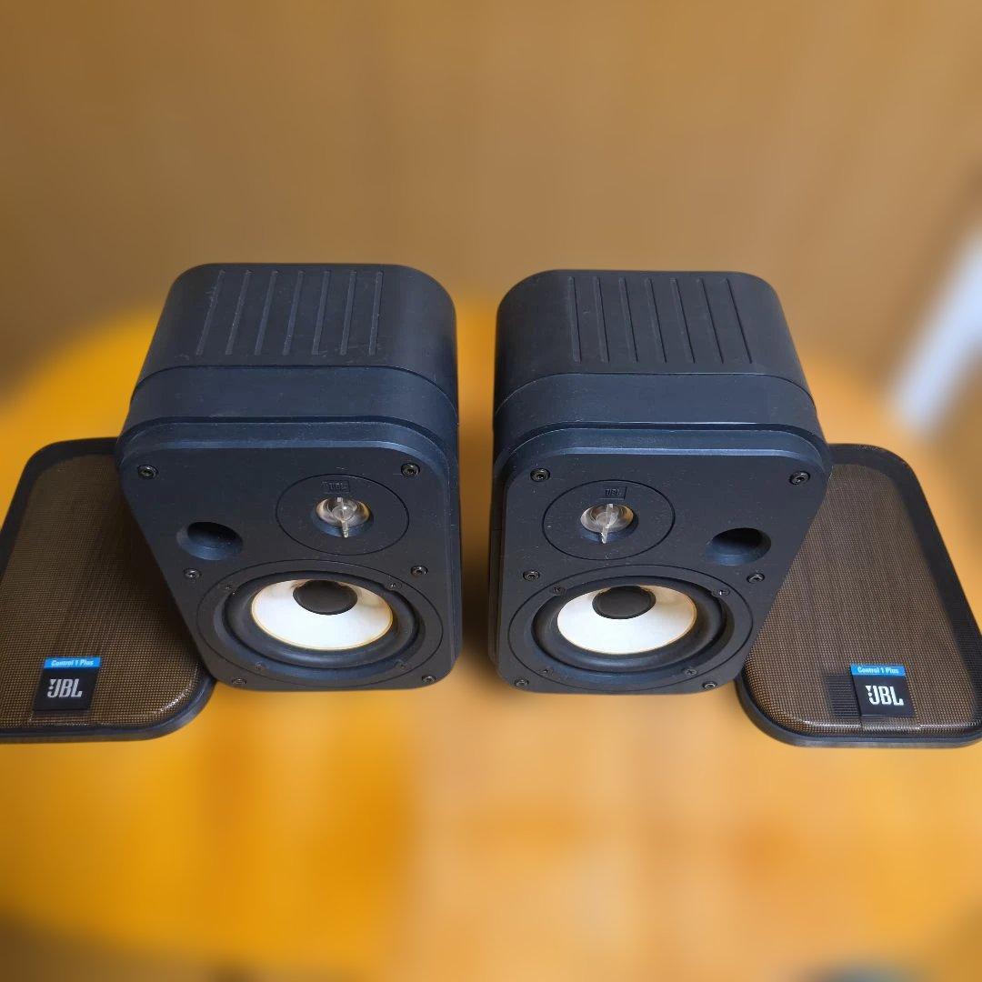 JBL Control 1 PLUS　スピーカー +MTC-201吊り金具付き