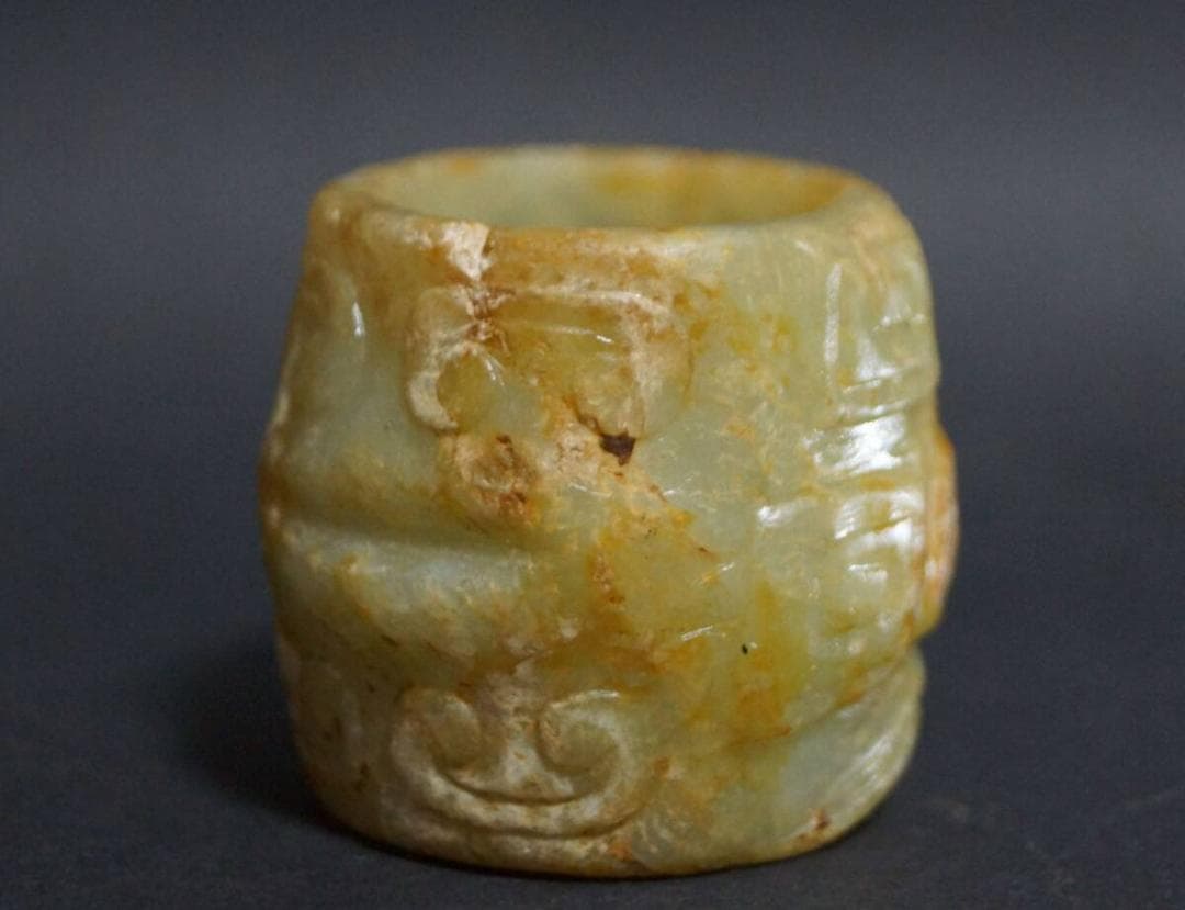 古代和田玉(ホータン)大粒細工彫り祥瑞文指輪 根付 緒締玉 提げ物 装飾品 唐物