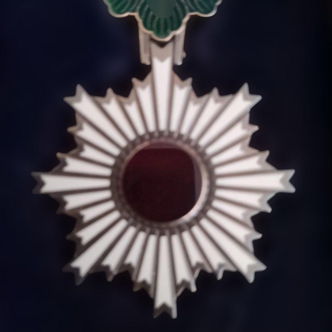 【最終価格・美品】勲六等単光旭日章 略綬・塗共箱付き