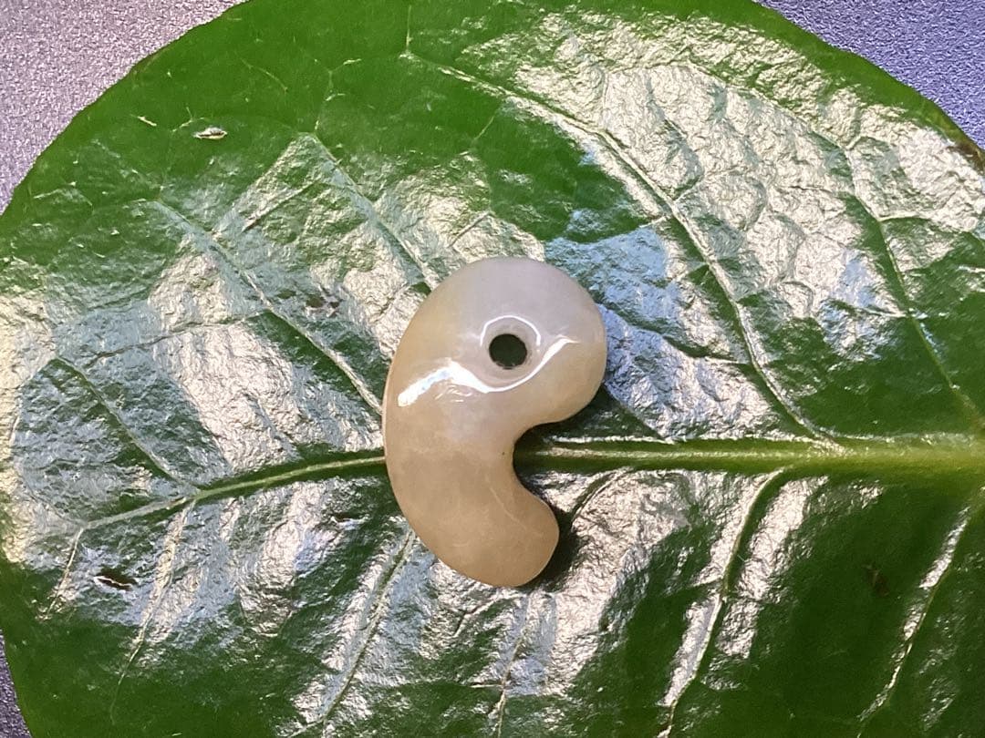 ✳一番数少ない【黄色】　半額以下の9800円　鑑別書無しの安価卸し‼️　本物保証‼️