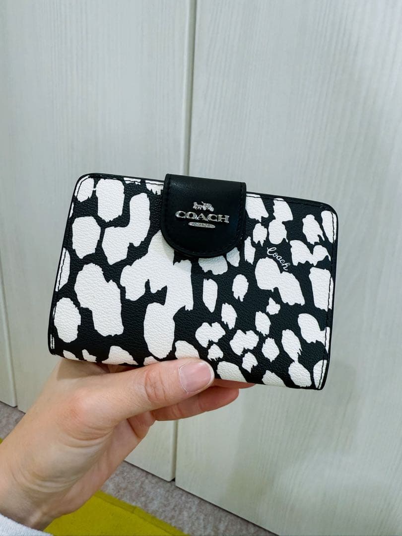 COACH 二つ折り財布 ブラック/ホワイト
