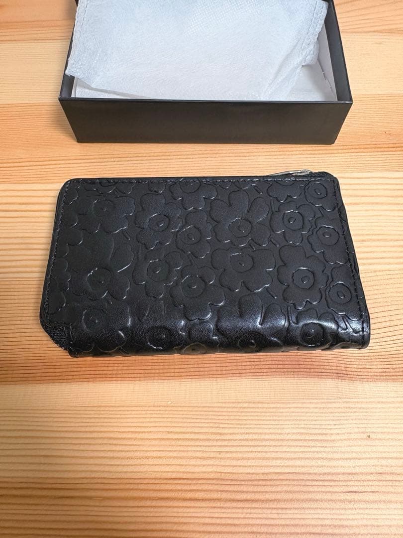 marimekkoマリメッコ ウニッコ花柄エンボス　財布 箱あり