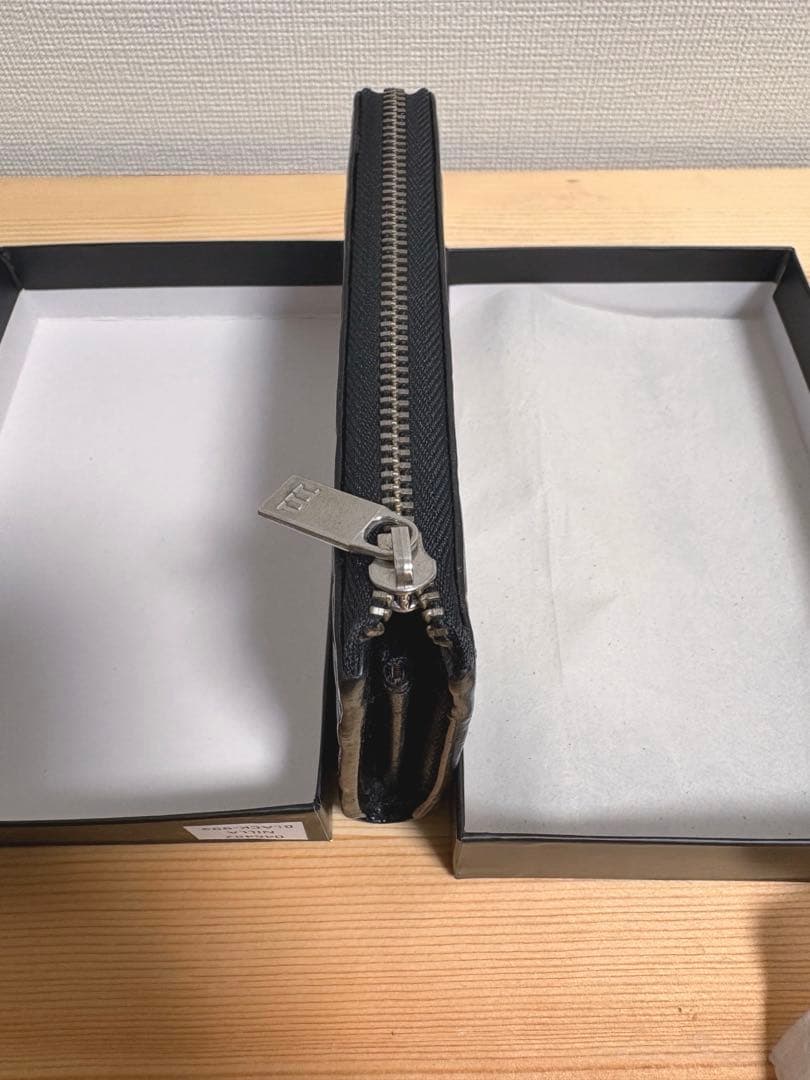 marimekkoマリメッコ ウニッコ花柄エンボス　財布 箱あり