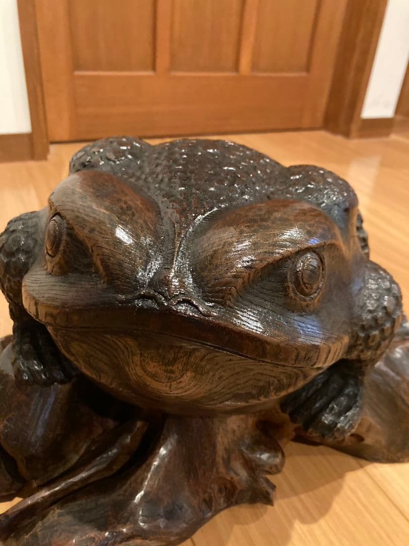 松平家　かえるの置物 　　　　（無事かえる）