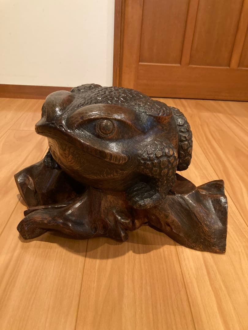 松平家　かえるの置物 　　　　（無事かえる）