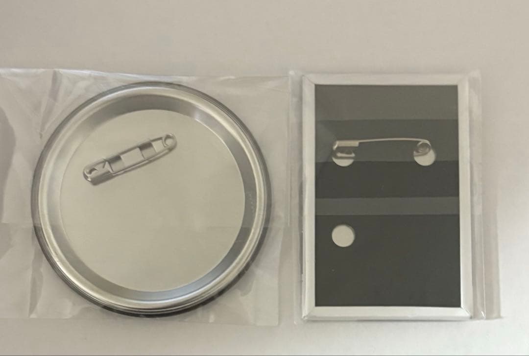 名探偵コナン　缶バッジ　ジン　マガジン　スクエア缶バッジ　雑誌風　ユニバ