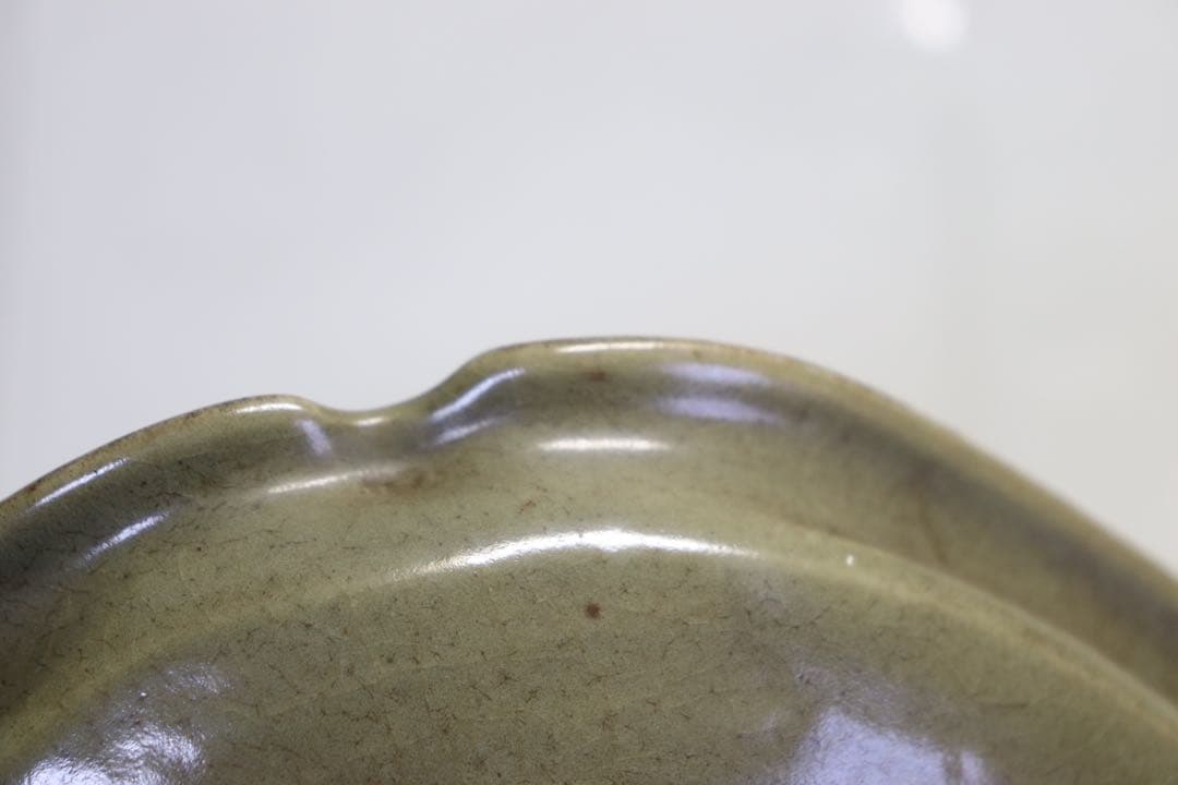 青磁　牡丹紋倭角皿　竜泉窯　送料込み1212