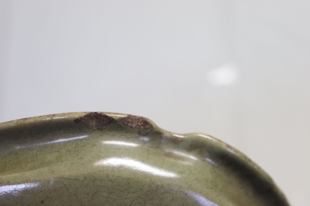 青磁　牡丹紋倭角皿　竜泉窯　送料込み1212