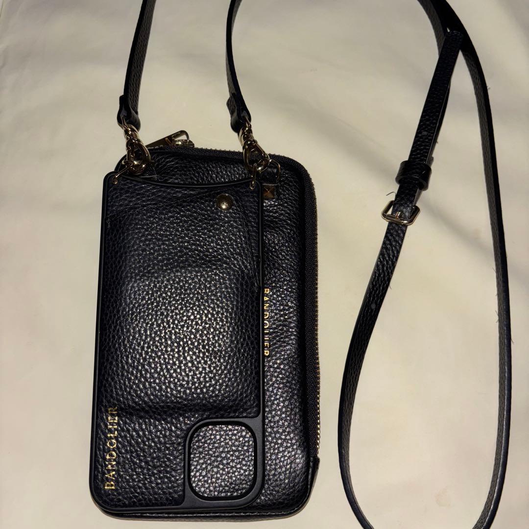 バンドリヤー　iPhone11 ケース　エキスパンデットポーチ付き