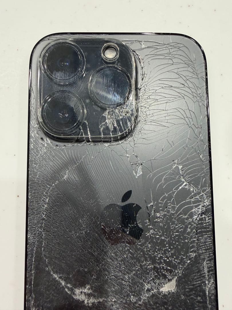 iPhone14Pro ブラック　128GB 箱付き 背面割れ