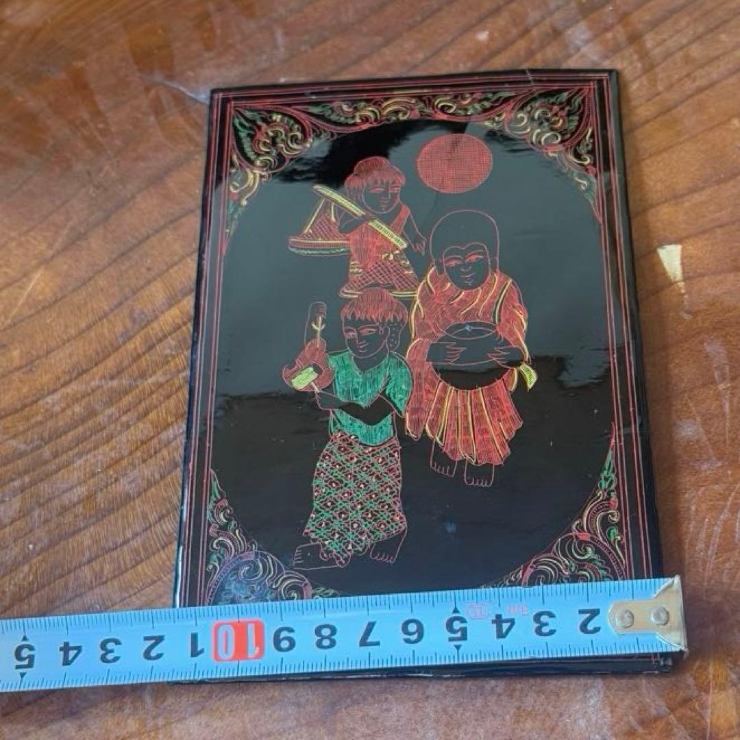 【Vintage Lacquer Etched Art】3人の人物のアートピース