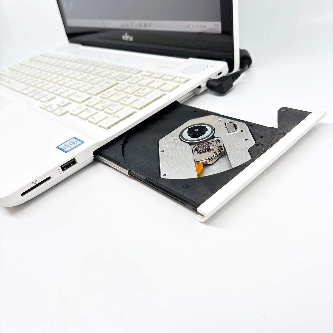 富士通 ノートパソコン Corei7 SSD メモリ16GB Win11 A32