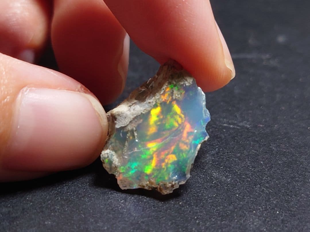 エチオピアオパールウェロ産　ジュエリー　グレード　鉱物標本　原石