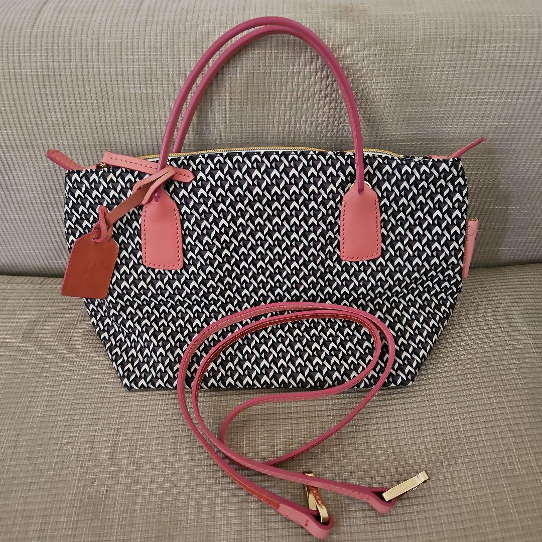 ピエールカルダン　ショルダーバッグ 黒/白/ピンク