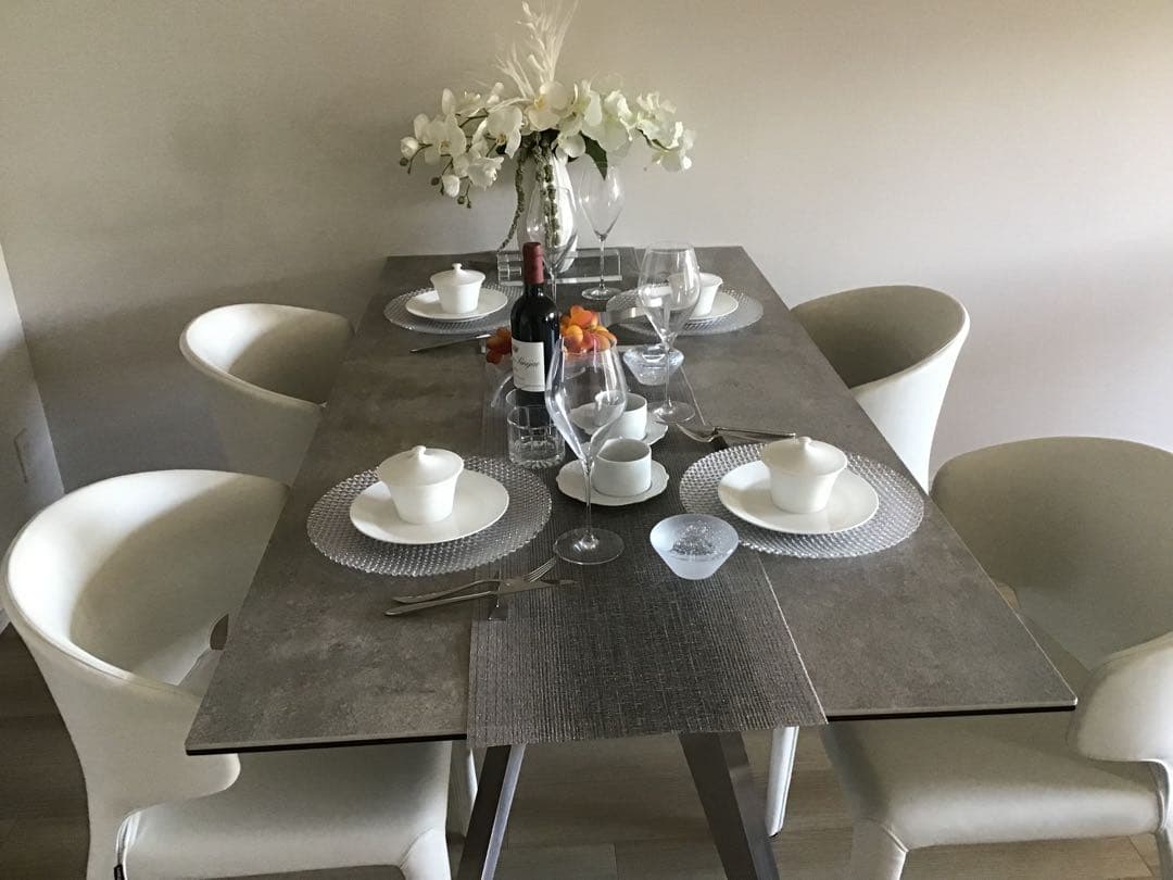 カッシーナ ３６７ＨＯＬＡ 白皮張りアームチェアー4組セット