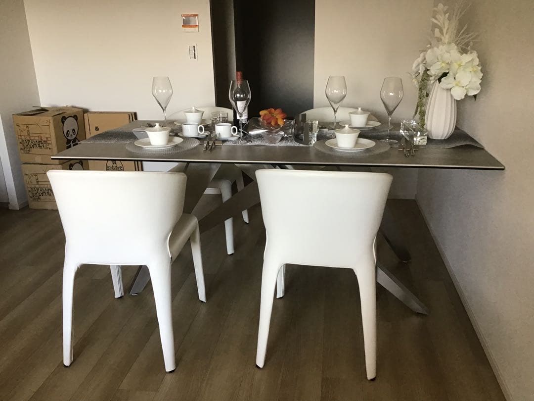 カッシーナ ３６７ＨＯＬＡ 白皮張りアームチェアー4組セット