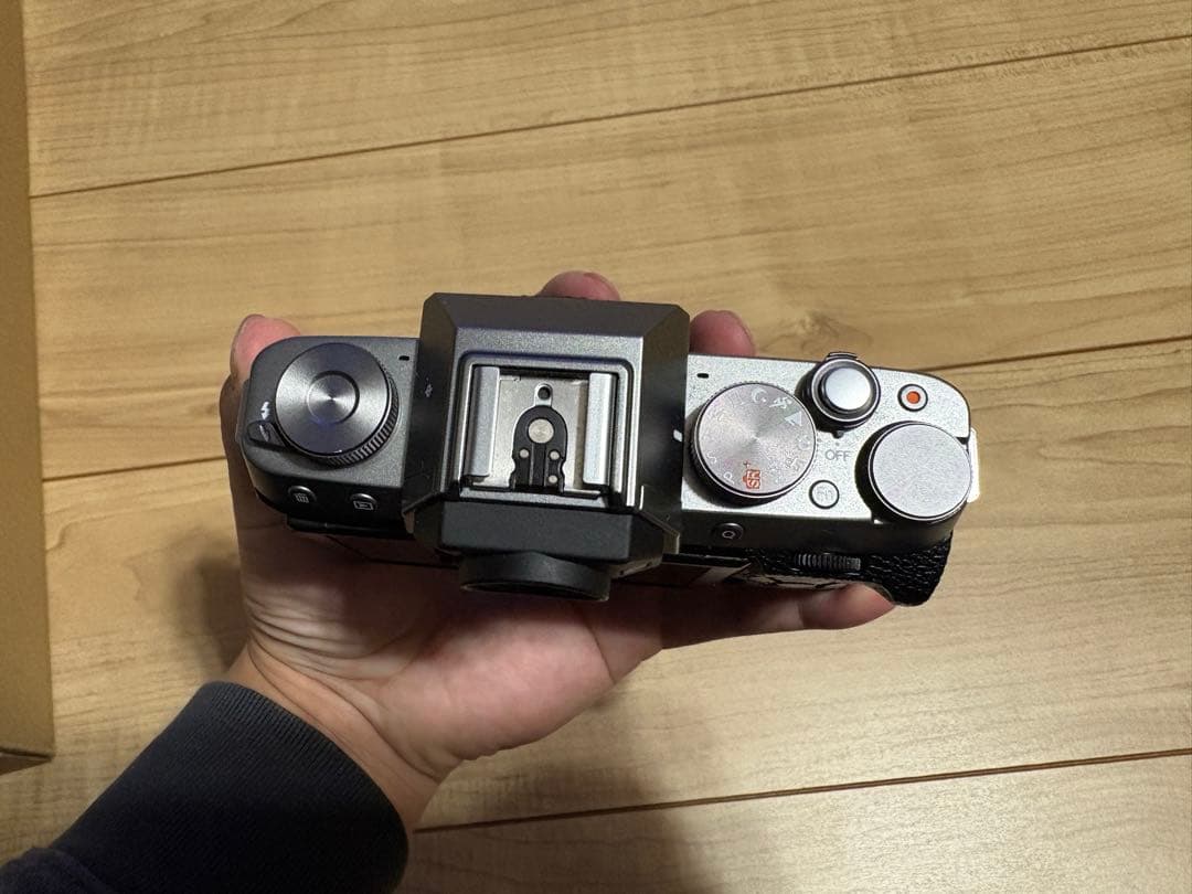 FUJIFILM X-T100 ミラーレス一眼