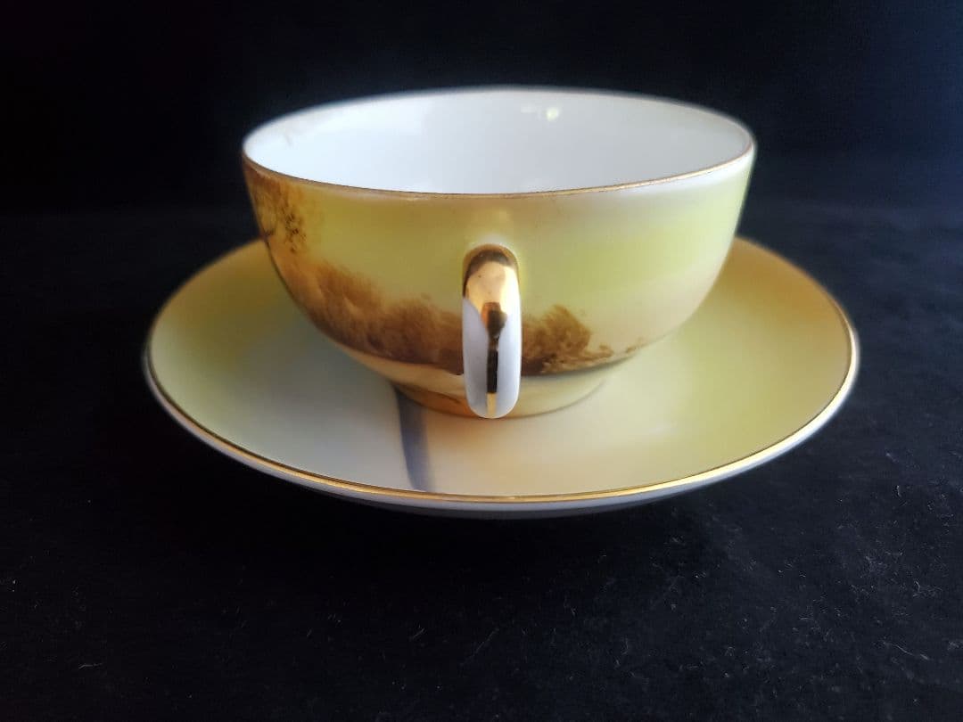 オールドノリタケのティーカップ＆ソーサーと花瓶の２点セット