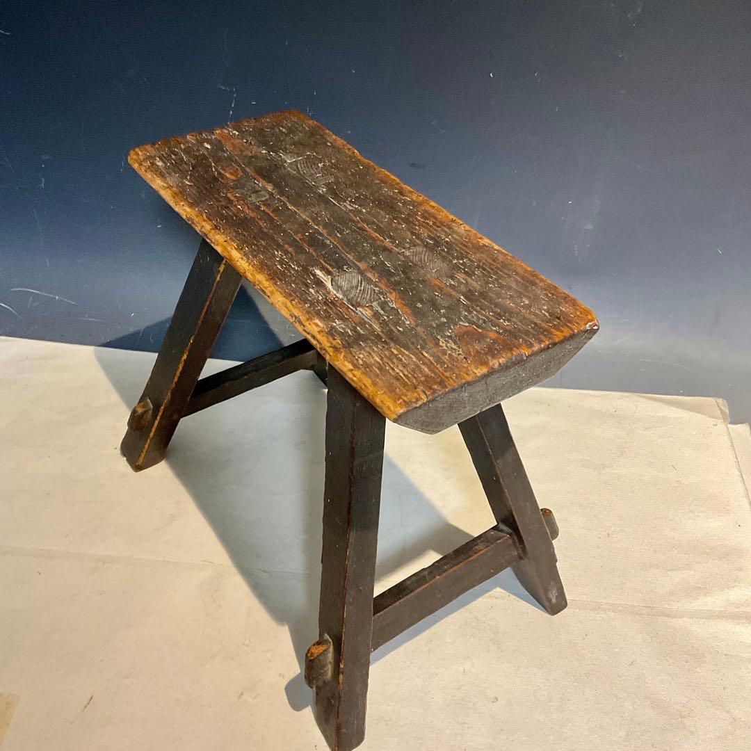 101501 小ぶりな木製スツール 無垢材 アンティーク レトロ 椅子 腰掛け