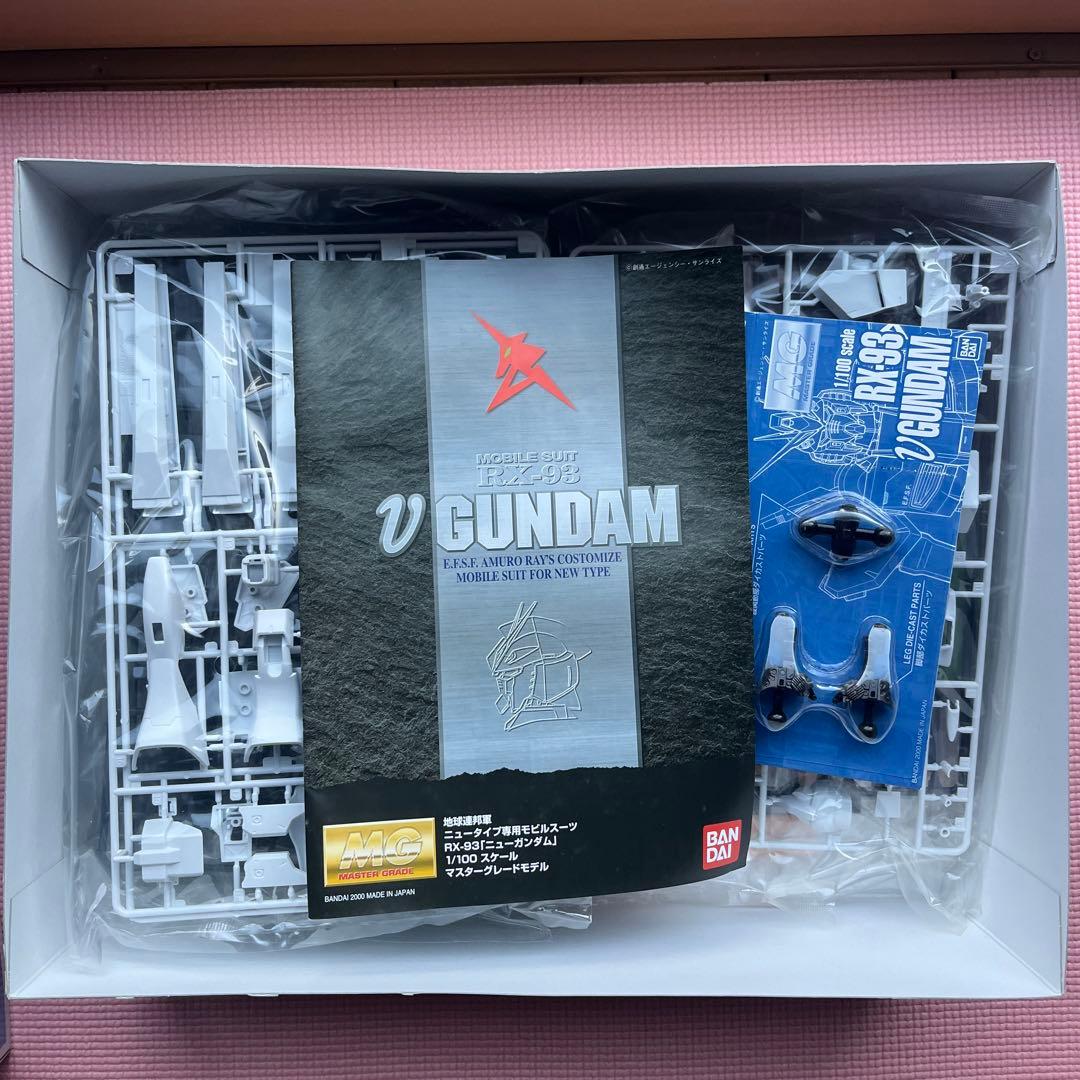 MG 1/100 RX-93 νガンダム