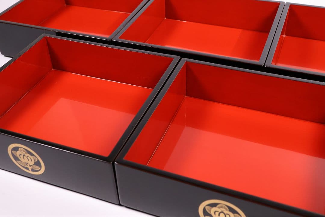 【MB37】輪島塗 丸に橘 家紋付 沈金 黒塗 内朱塗 五段重箱 蓋二枚 木製