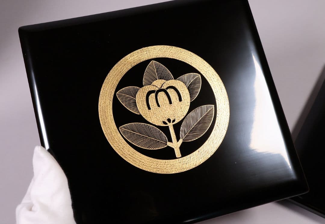 【MB37】輪島塗 丸に橘 家紋付 沈金 黒塗 内朱塗 五段重箱 蓋二枚 木製