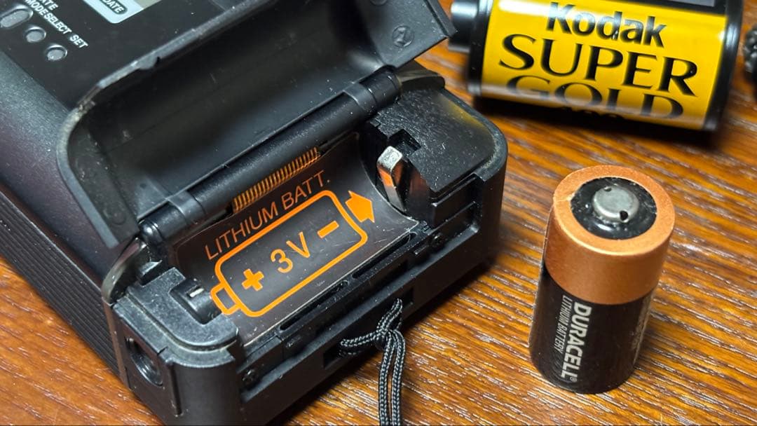 Konica Big Mini BM-301 フィルムカメラ 電池 フィルムつき