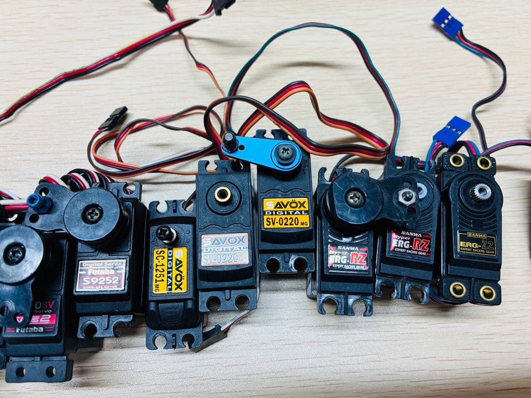 Futaba サーボ　ラジコンサーボ