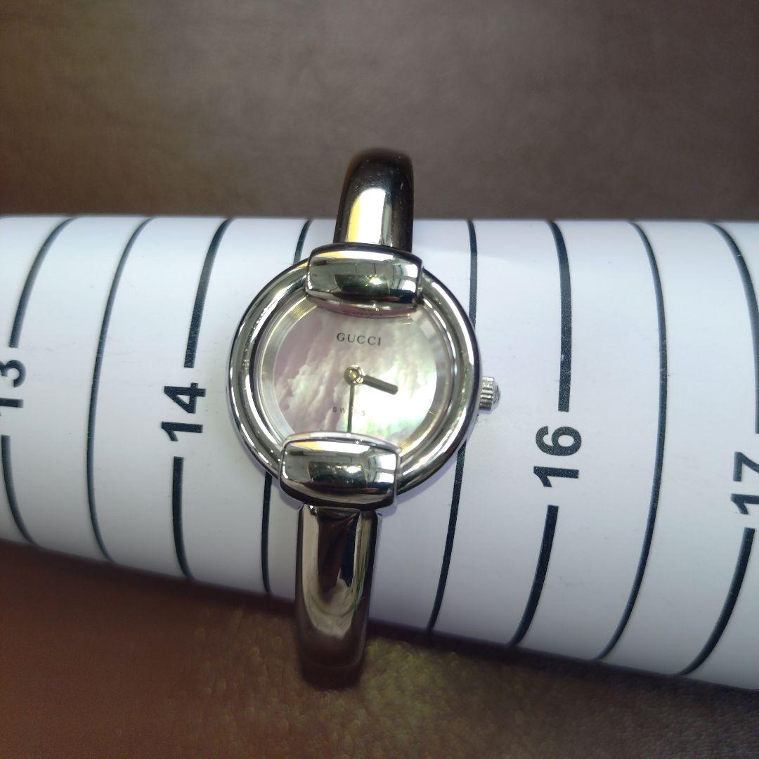新品電池交換済み　グッチ バングルウォッチ 1400L ピンクシェル文字盤
