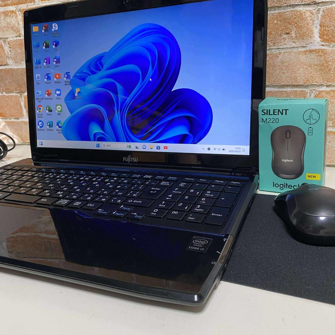 FUJITSUノート PC Corei7 SSD500GB Windows11