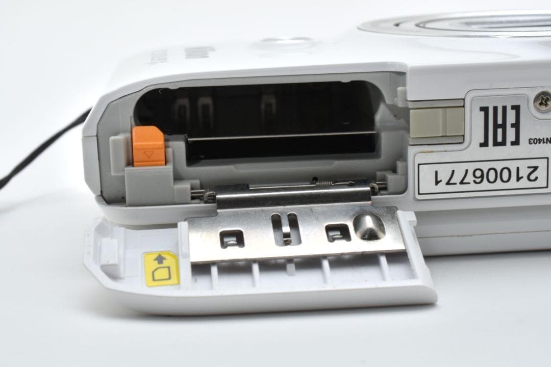 美品 Nikon COOLPIX S6900 ホワイト デジタルカメラ