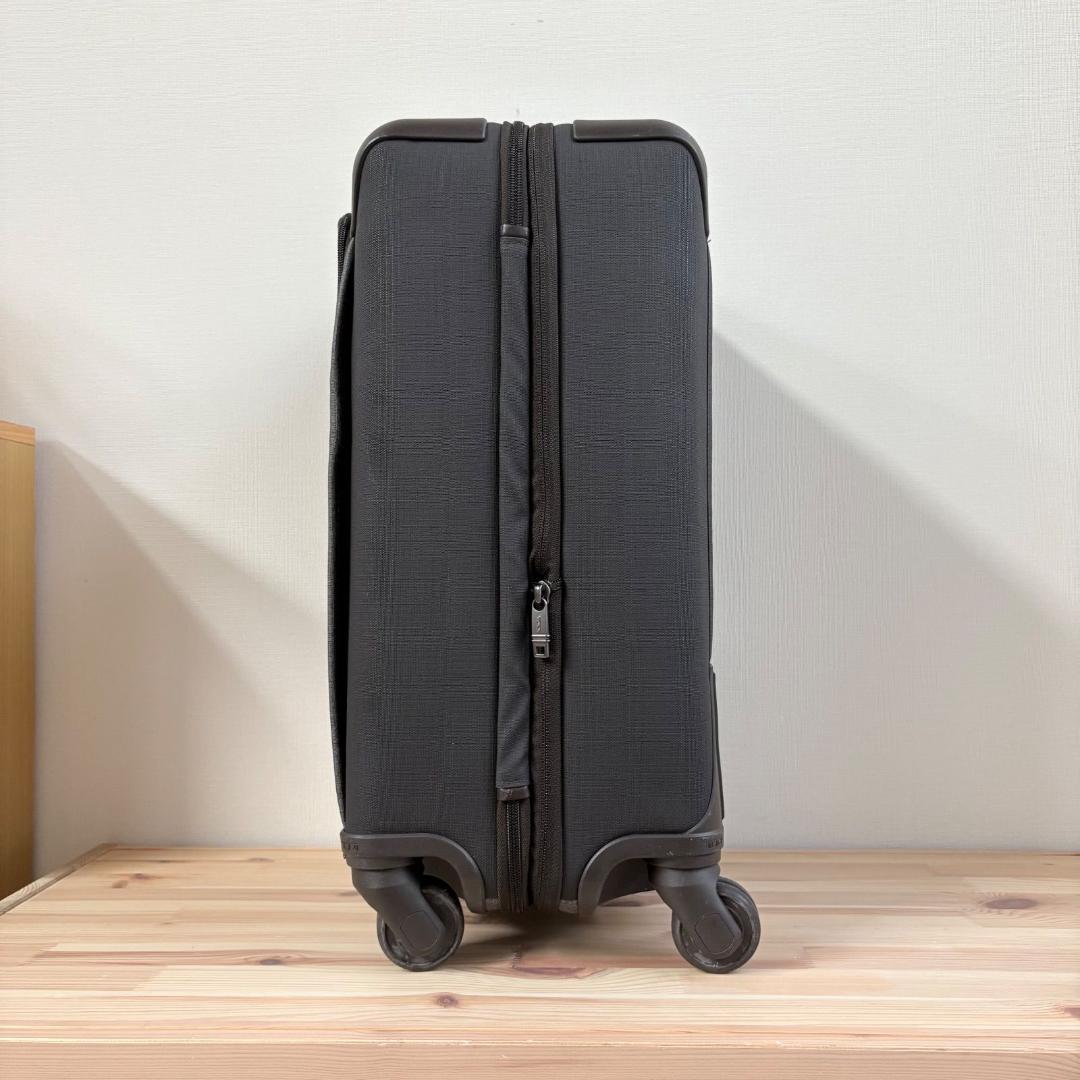 美品　TUMI Alpha 2 キャリーケース　キャリーバッグ　4輪　35L相当