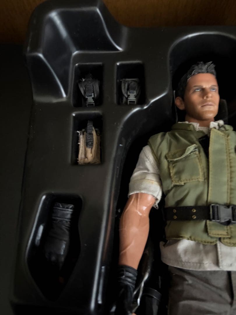 クリス・レッドフィールド　ホットトイズ　S.T.A.R.S. バイオハザード5