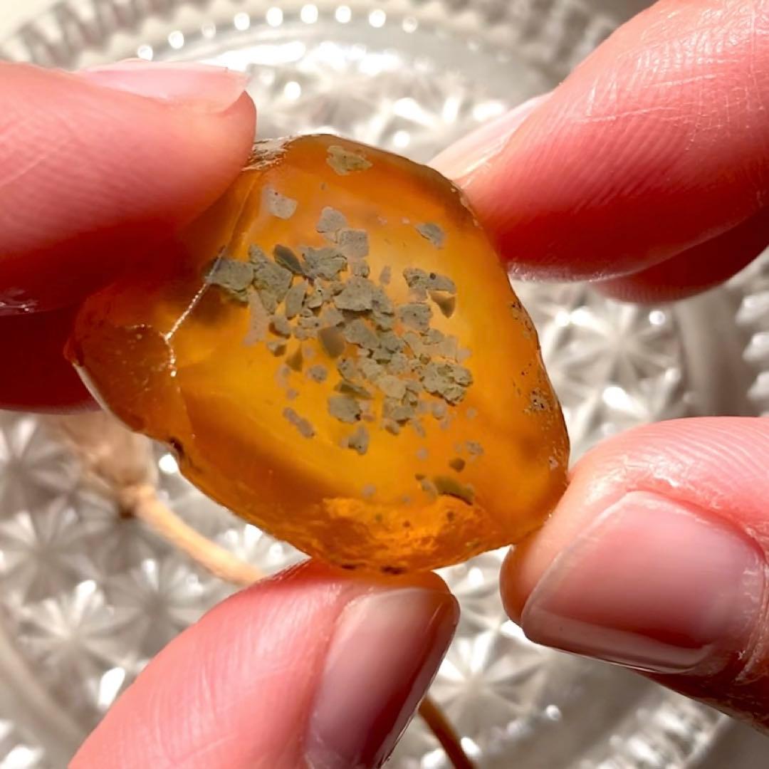 キュートなハンドポリッシュオパール71ct /鉱物標本