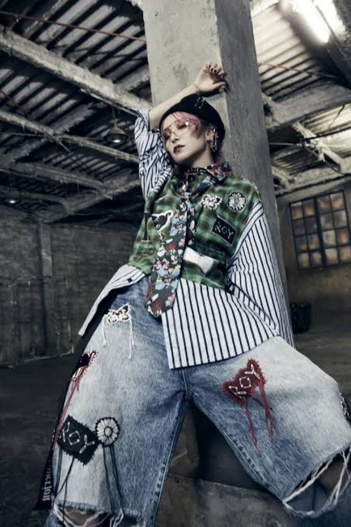 LiSA★ROY★クラッシュデニムパンツ★Sサイズ★未使用品